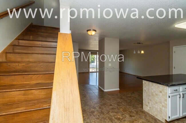 Foto del edificio - 770 SE Harper Dr