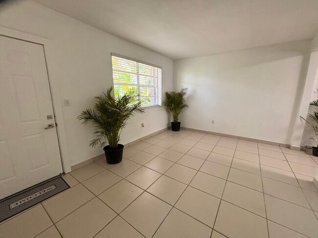 Building Photo - 2980 SW 25th St