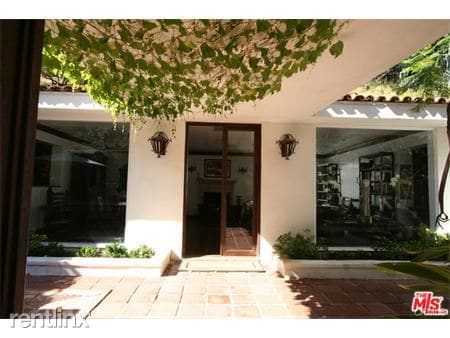 Building Photo - 10051 Cielo Dr