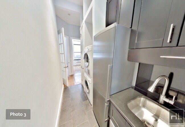 Building Photo - NO FEE 4 BED WITH PRIVATE ROOF DECK IN HEL...