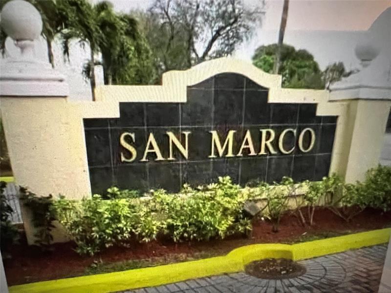 Foto principal - 8810 Fontainebleau Blvd
