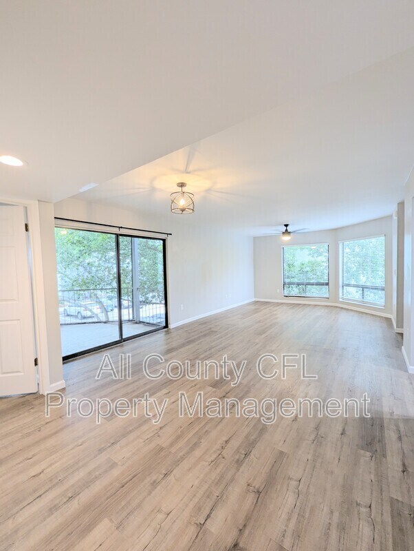 Building Photo - 4343 Aqua Vista Dr