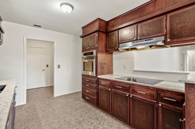 Foto del edificio - 10918 E 29th St