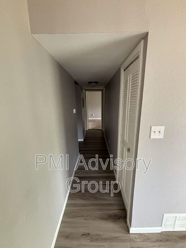 Building Photo - 3101 SW Macvicar Ave