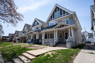 Building Photo - 2941 N Maryland Ave