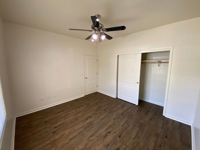 Building Photo - Tulare home for rent