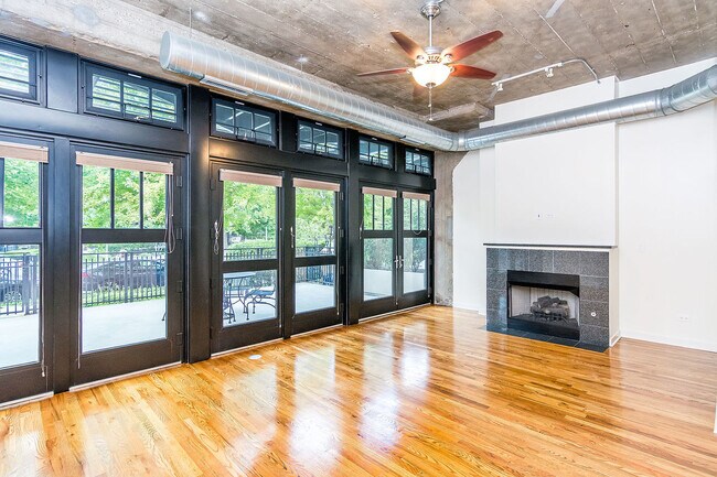 Building Photo - 1071 W 15th St
