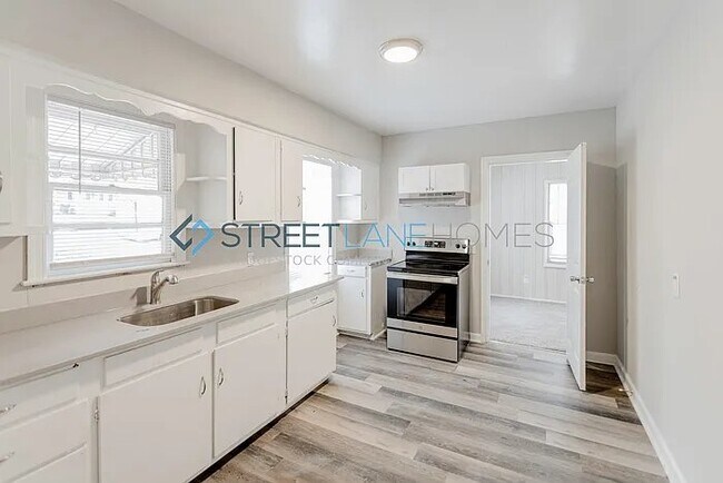 Building Photo - 4202 16th Ave