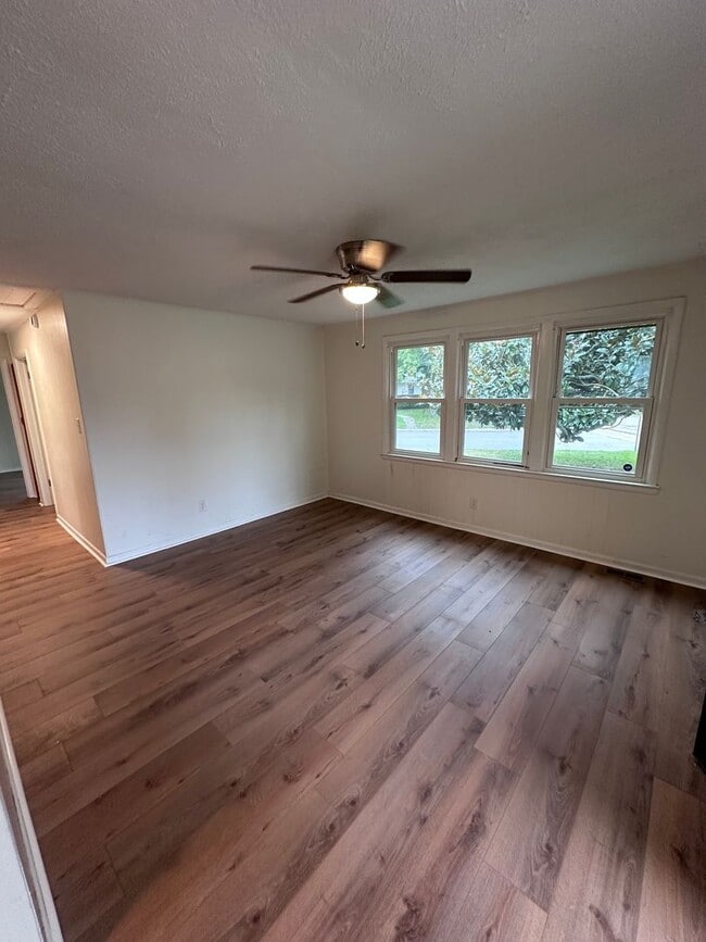 Photo - Three Bedroom House