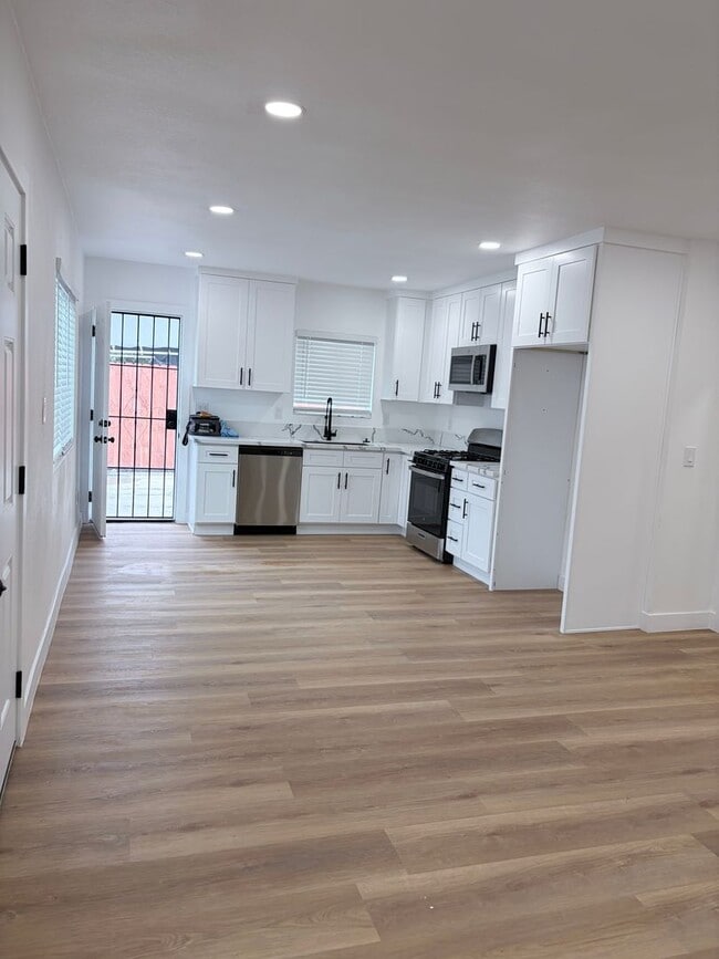 Photo - Main Street - Church &amp; SFR Apartment