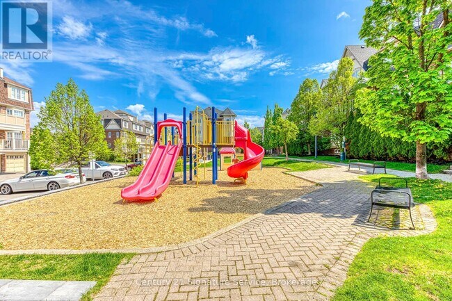 Building Photo - 740-740 Neighbourhood Cir