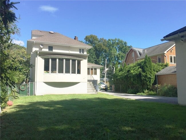 Building Photo - 8 Kilmer Rd