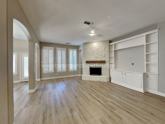 Photo - 12600 Saratoga Springs Cir House