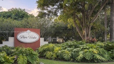 Building Photo - 14012 SW 93rd Ln