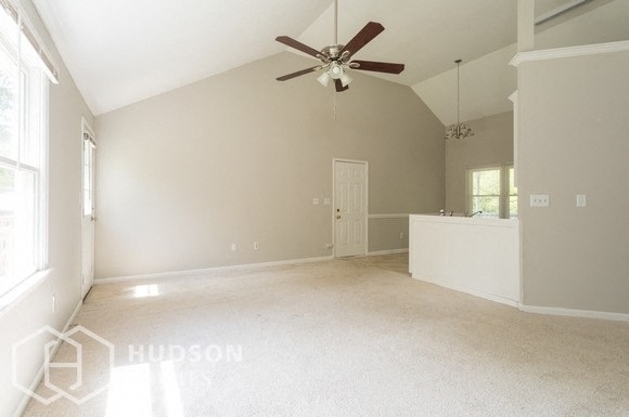 Building Photo - AVAILABLE NOW! - 144 Avondale Rd, Greenwoo...