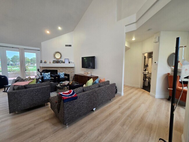 Foto del edificio - 7931 Harbour Towne Ave