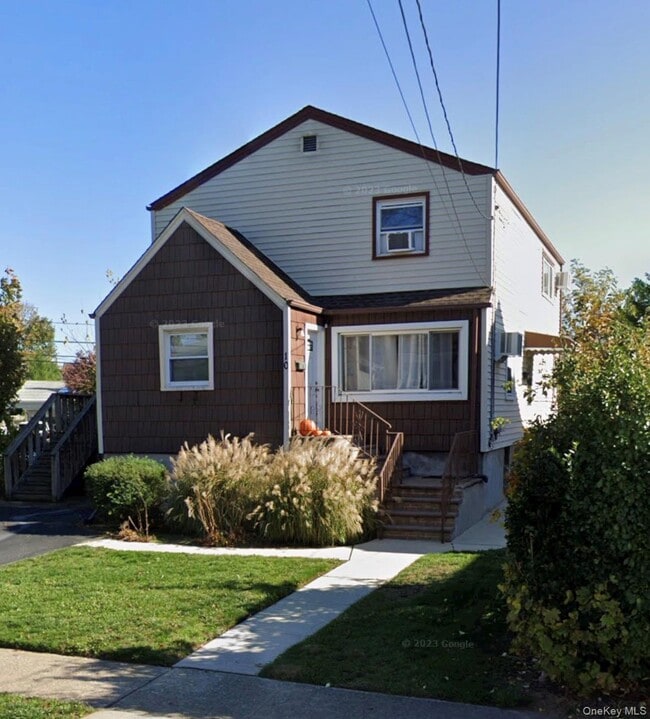 Building Photo - 10 3rd Ave