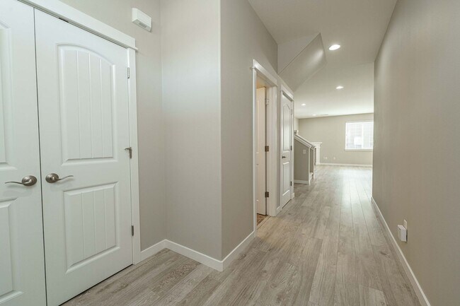 Foto del edificio - $500 Move In Special  3 Bedroom 2.5 Bath -...