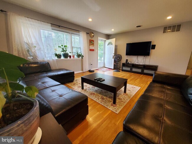 Foto del edificio - 6003 Burnt Oak Rd