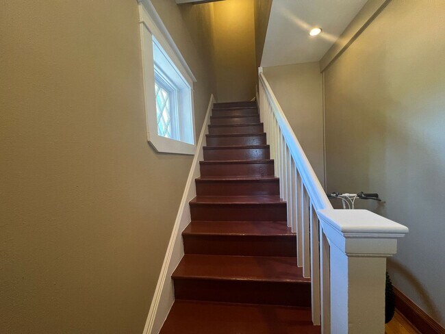 Building Photo - Belmont Area Duplex