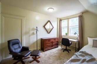 Building Photo - 113 Comstock Pl