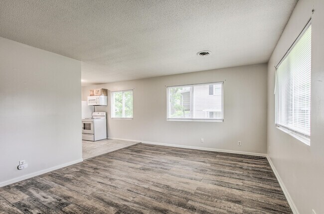 Building Photo - 2303 Sears Ct