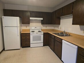 Building Photo - 828 Dondee Dr