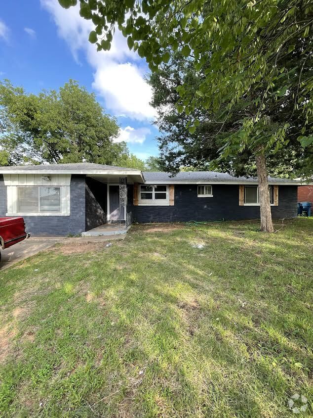 Building Photo - 848 E Steed Dr
