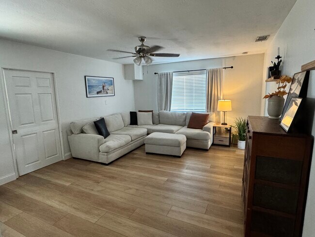 Foto del edificio - 1261 79th Ave N