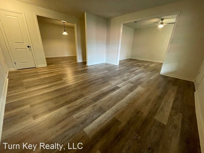 Building Photo - 3 br, 2 bath House - 910 Chapel Creek Drive