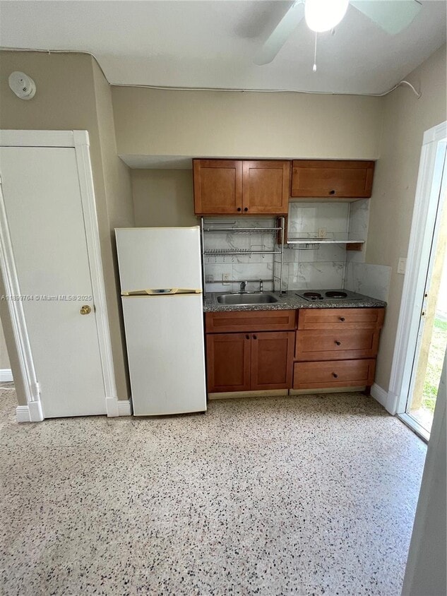 Foto principal - 940 SW 4th Ave