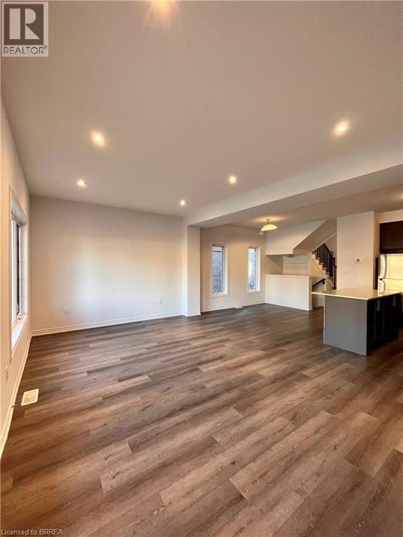 Building Photo - 461 Blackburn Dr