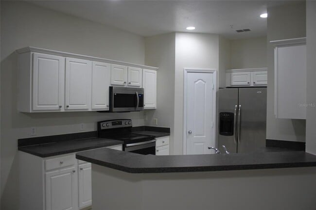 Building Photo - 6662 S Goldenrod Rd