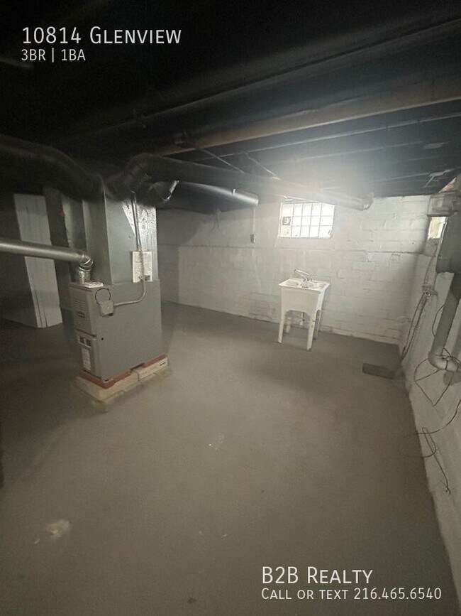 Building Photo - "Charming 3 Bed, 1 Bath Haven: Your Perfec...
