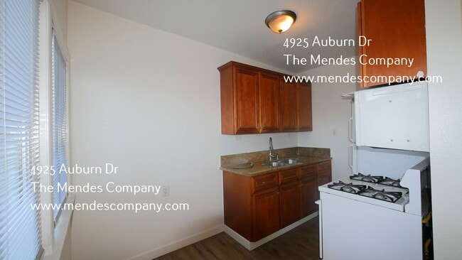 Foto del edificio - 4925 Auburn Dr