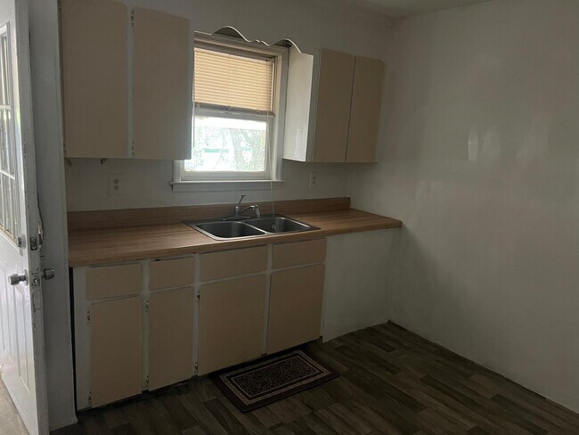 Foto del edificio - 3828 Lyons St
