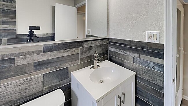 Foto del edificio - 120 S Hull Ave