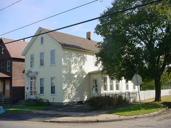 Primary Photo - 1013 Stark St