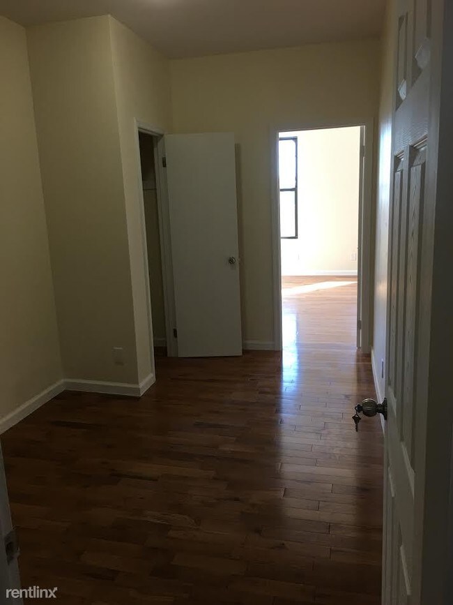 Foto del edificio - 1223 Halsey St