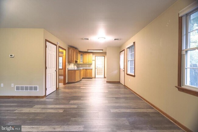 Building Photo - 1709 Snyder Rd