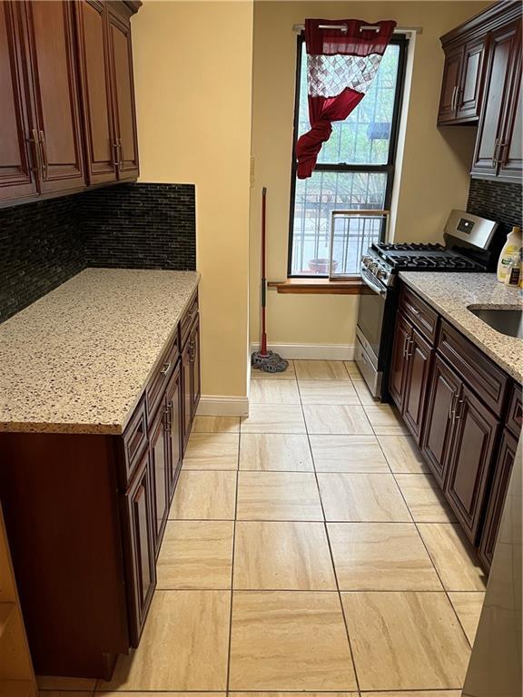 Foto principal - 1051 Bergen St