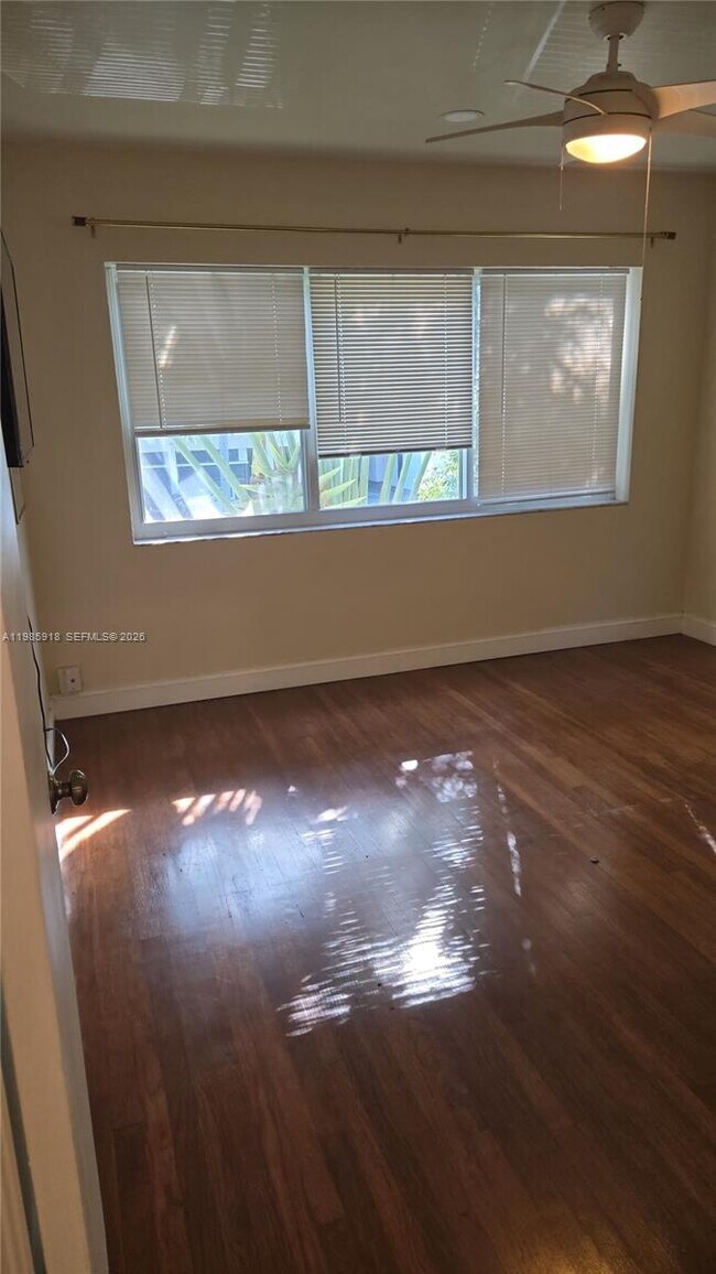 Foto del edificio - 10078 E Bay Harbor Dr