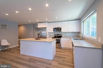 Building Photo - 808 W Norris St