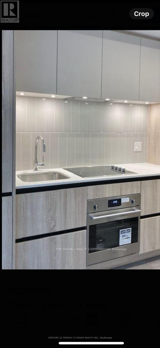 Photo du bâtiment - 210 Beverley Glen Blvd