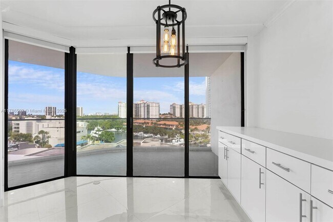 Foto del edificio - 19707 Turnberry Way