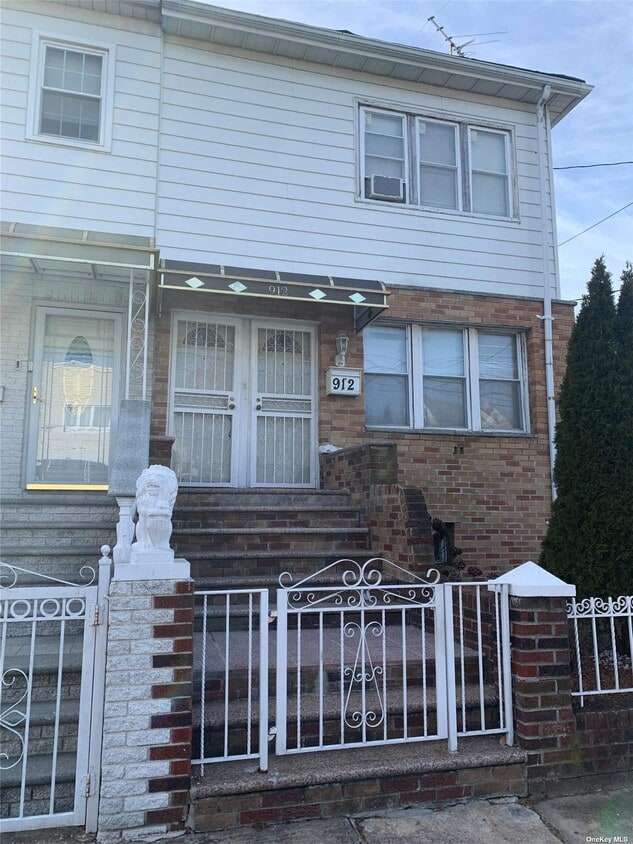 Primary Photo - 912 E 89th St