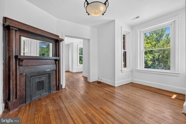 Foto del edificio - 1252 E St NE