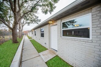 Building Photo - 5040 Mallow St