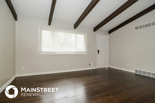 Foto del edificio - 6852 N Montrose Ave