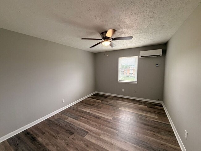 Foto del edificio - 2082 Fairmont Ct